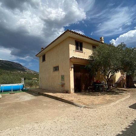 Villa Marras Гальтелли Экстерьер фото
